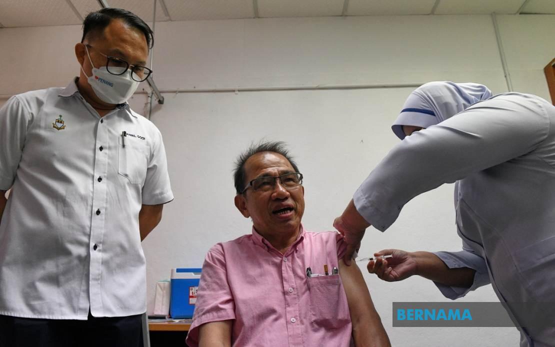 Penang Boosts Senior Health with 4000 Flu Vaccines Across 24 Clinics
