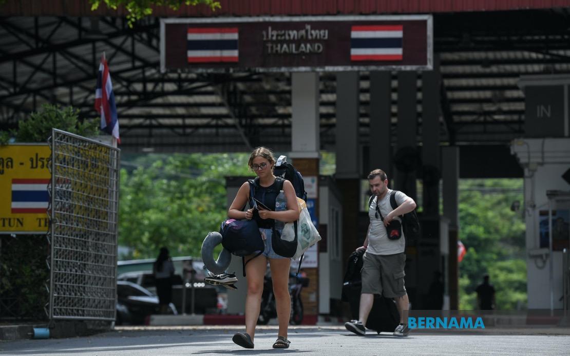 Mystery Deepens as Malaysian Man Disappears Crossing Thailand Border, Desperate Mother Pleads for Clues